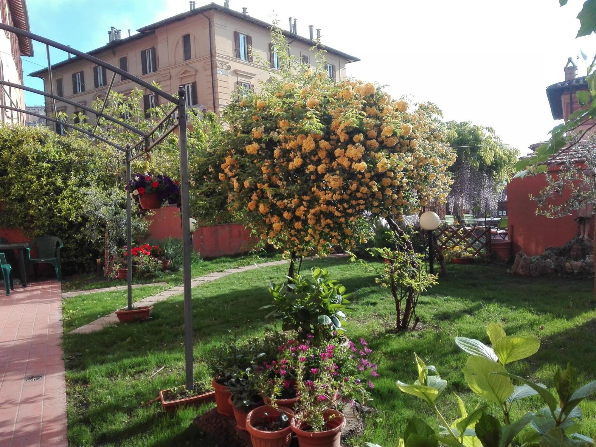 Al Giardino Di Alice Bed & Breakfast Perugia Luaran gambar