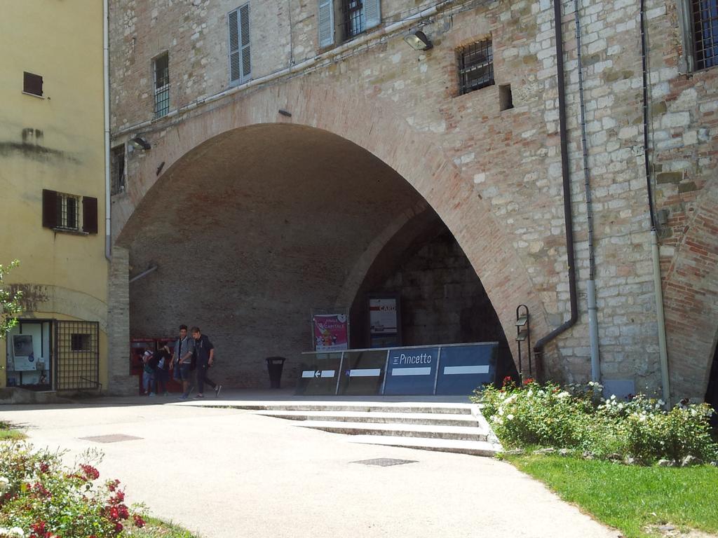 Al Giardino Di Alice Bed & Breakfast Perugia Luaran gambar