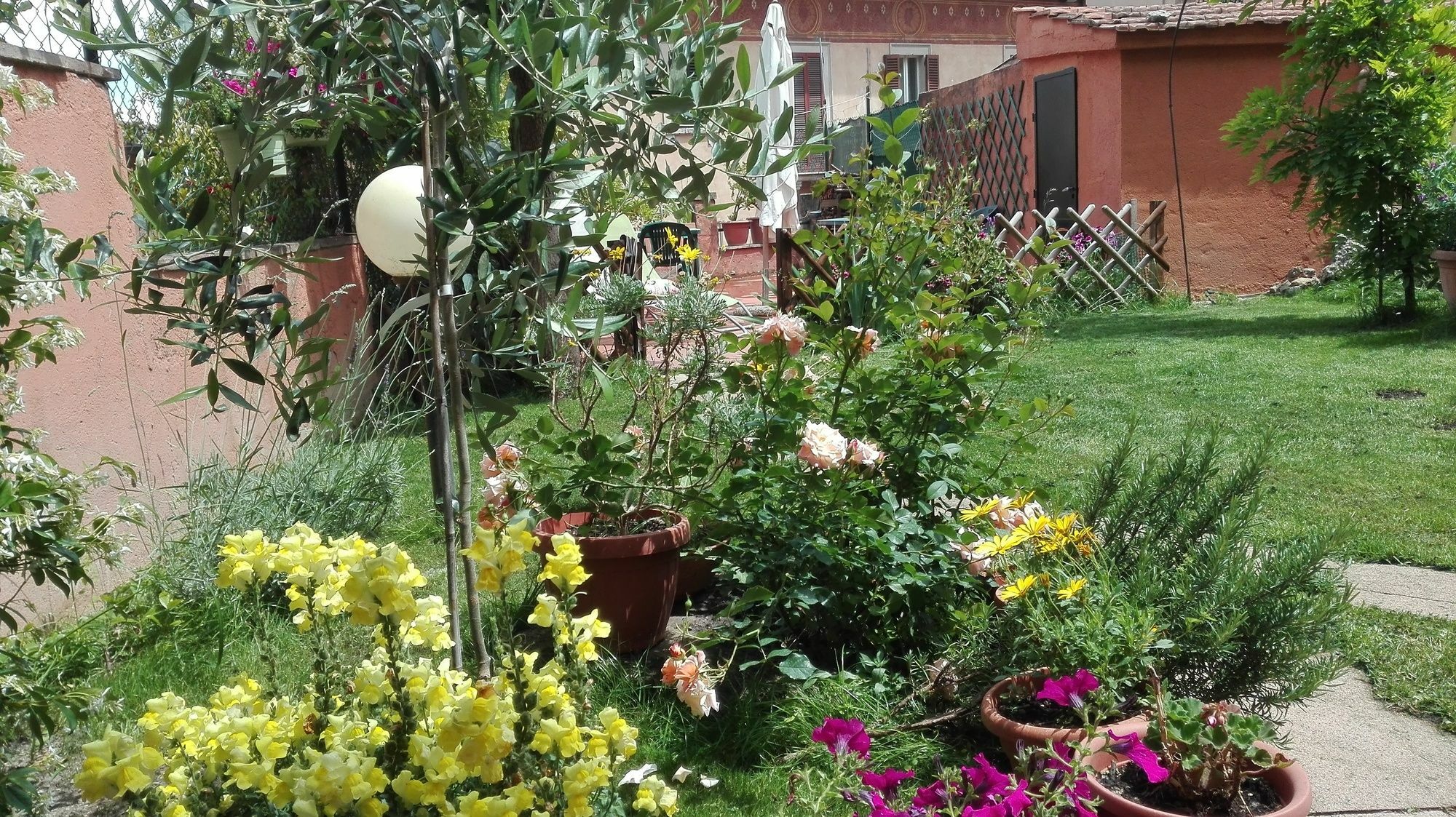 Al Giardino Di Alice Bed & Breakfast Perugia Luaran gambar