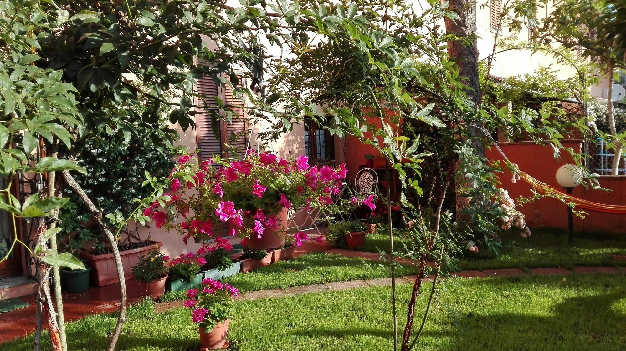 Al Giardino Di Alice Bed & Breakfast Perugia Luaran gambar